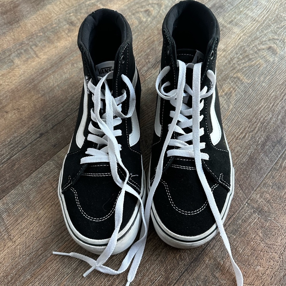 Women’s hi top vans black brand new